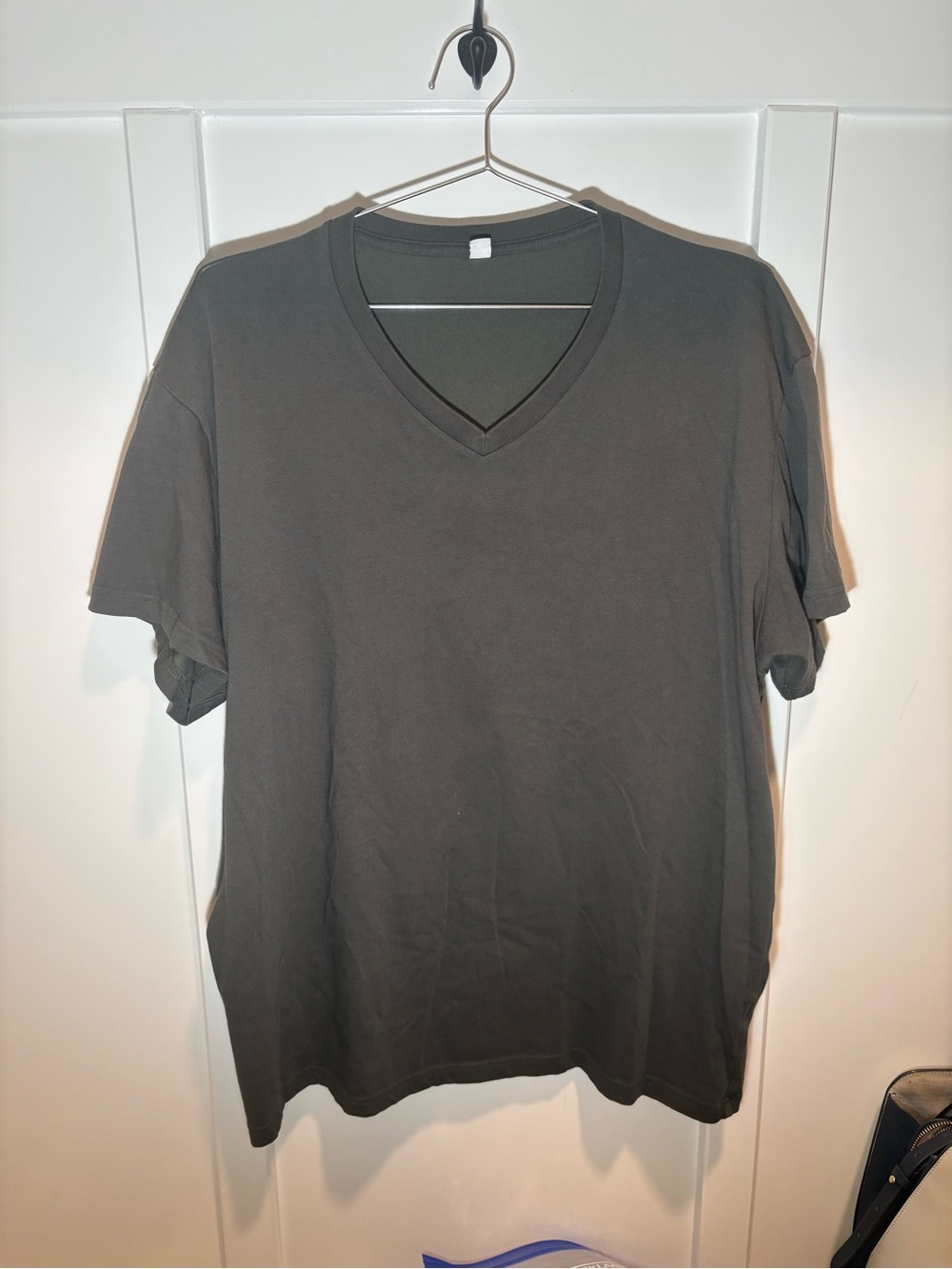 Uniqlo Men's V-Neck Short Sleeve Tee - Charcoal Grey